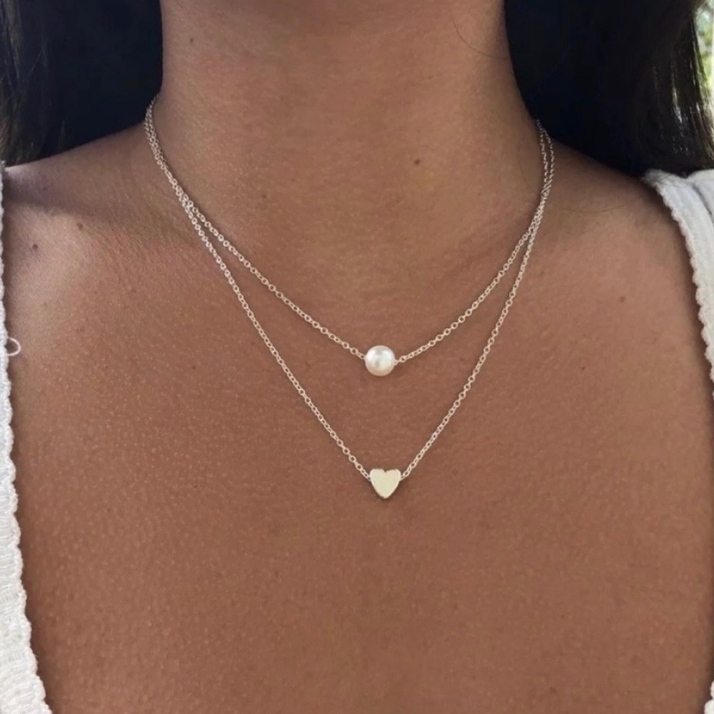 ⚡️Bundle 3 for $20⚡️Double Silver Heart necklace